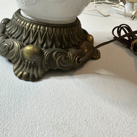 Vintage Gone with the Wind Parlor Hurricane Lamp Milk Glass 3 Way Hand Painted - Picture 13 of 16